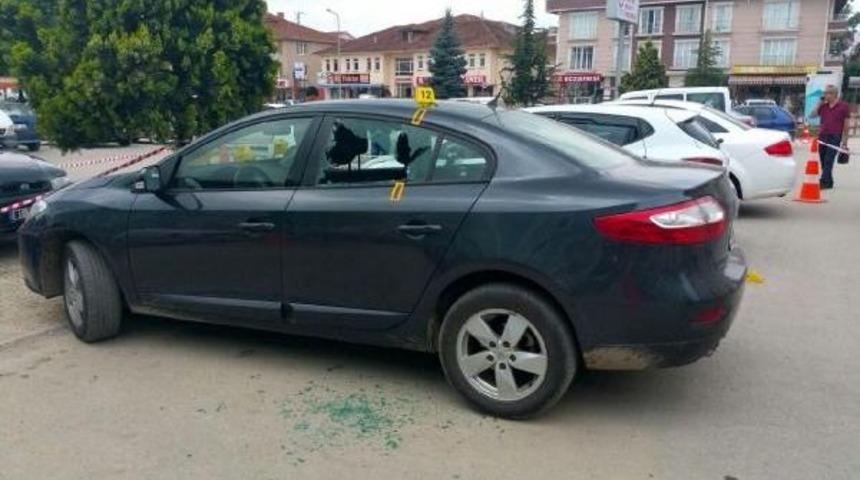 Acil Servis &Ouml;n&uuml;nde Silahlı Kavga: 1 Yaralı