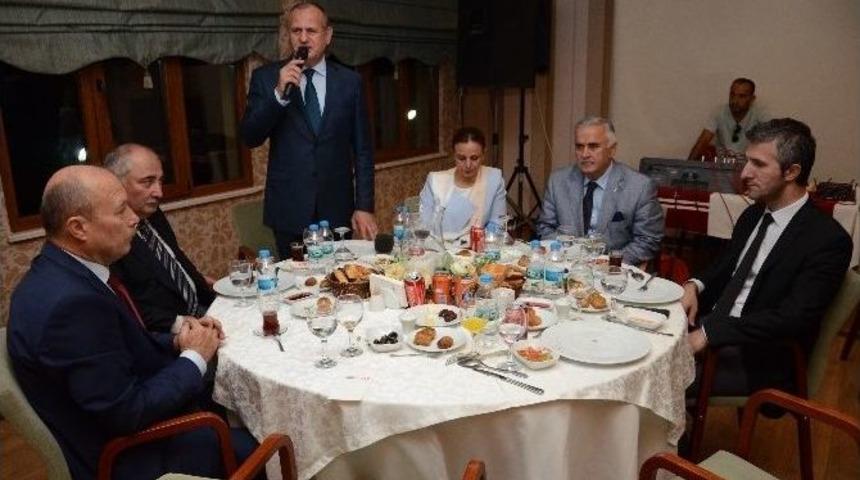 Başkan Keleş, Basın Mensuplarıyla İftarda Bir Araya Geldi