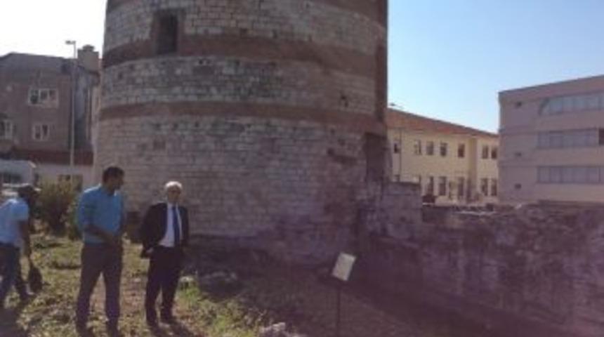 Makedon Kulesi’nin Tadilat Çalışmaları Sürüyor