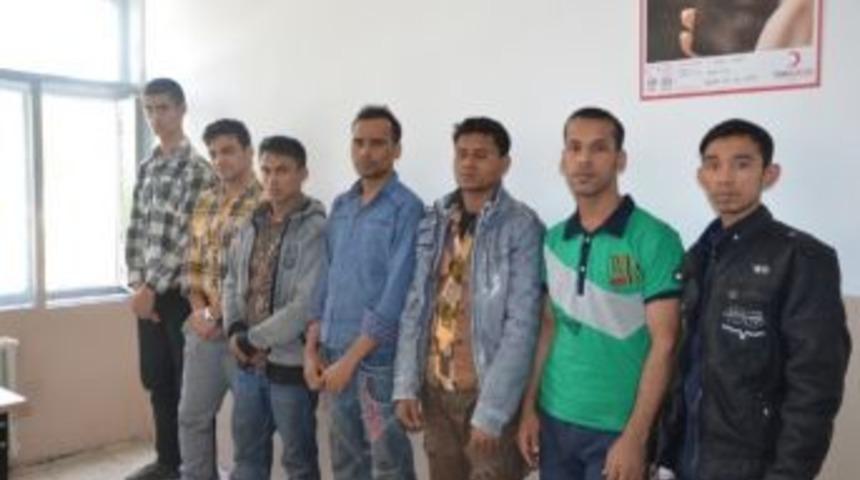 Başkale’de 7 Kaçak Şahıs Yakalandı