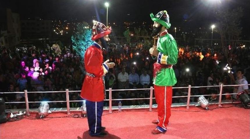 Haliliye Belediyesi Tiyatro Ekibi Devteşti&rsquo;nde Orta Oyunu Sahneledi
