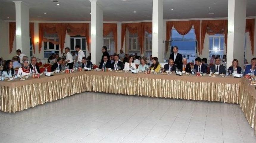 Burdur Protokol&uuml; İftarda Buluştu