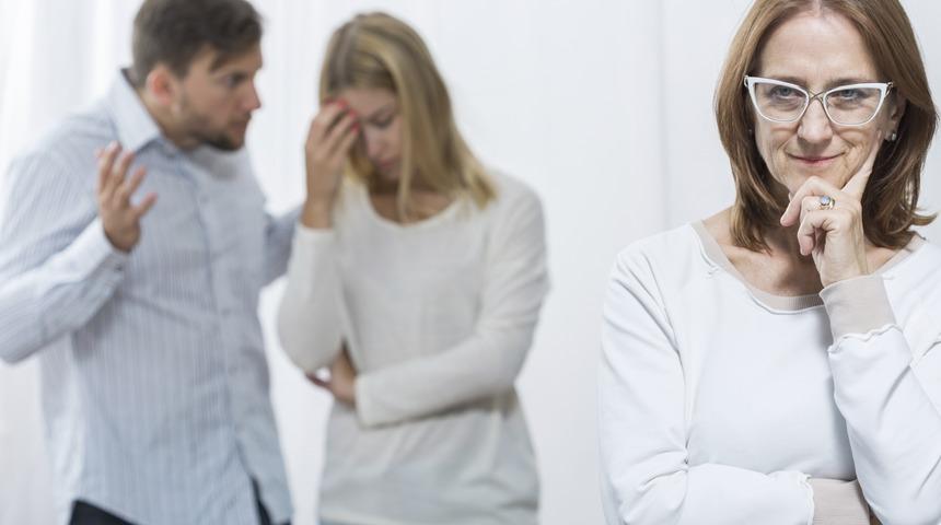 Gelin kaynana &ccedil;atışmasına dikkat!