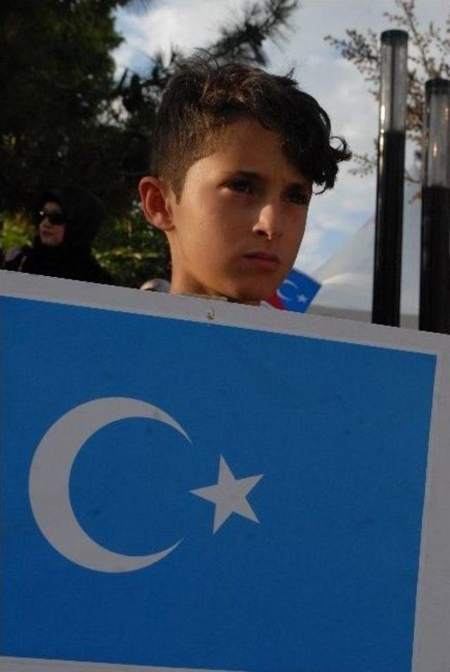 Burdur’da Doğu Türkistan Zulmü Protesto Edildi 2
