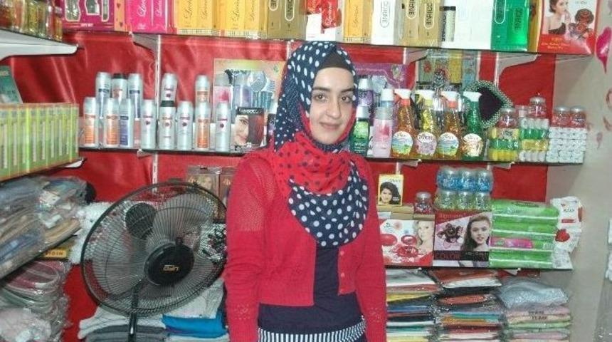 B&uuml;y&uuml;k Halk Pazarı Esnafı İş Yapamadıklarından Yakındılar