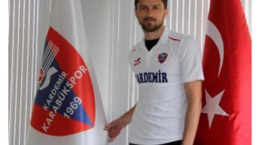 Kardemir Karab&uuml;kspor Rıza Ile 1 Yıllık S&ouml;zleşme Imzaladı