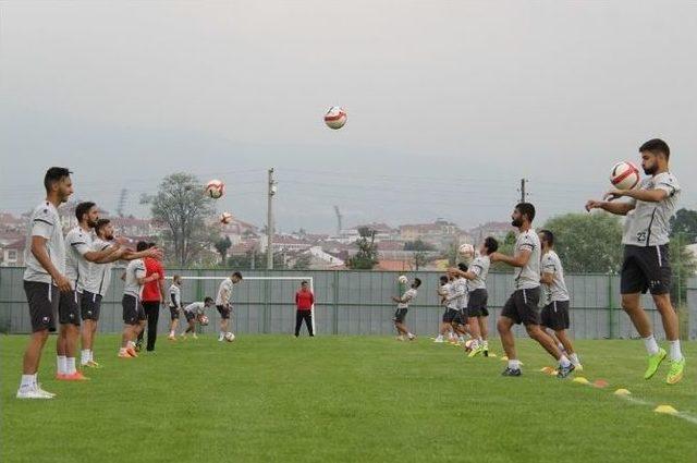 Boluspor’da Teknik Direktör Ümit Özat Genç Yetenekleri Deniyor