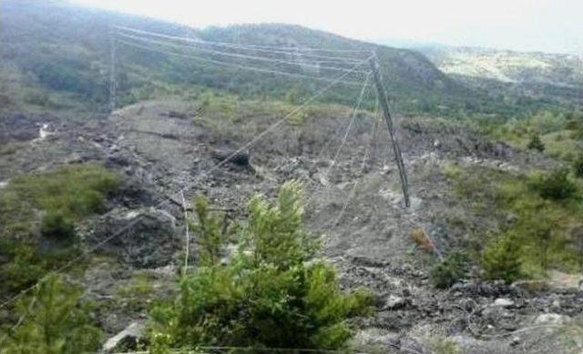 Bu Köyde 15 Gündür Elektrik Yok