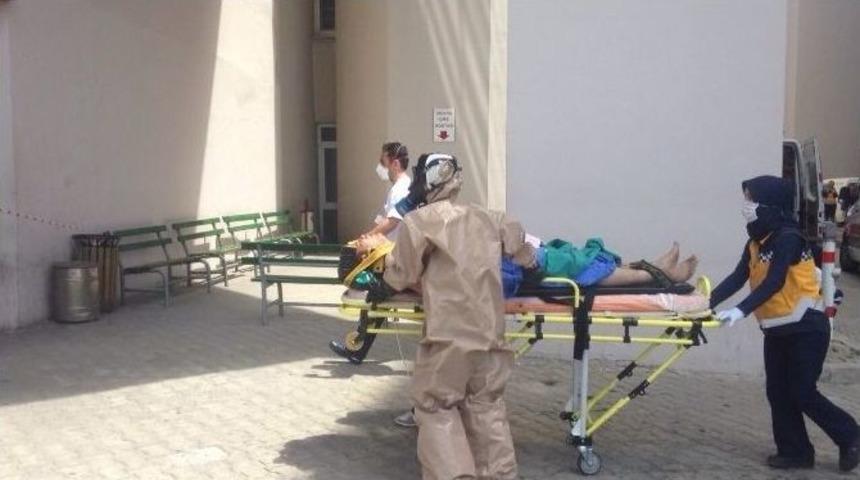 K&ouml;rfez Ge&ccedil;işi Asma K&ouml;pr&uuml;s&uuml; İnşaatında &Ccedil;alışan 4 İş&ccedil;i, Zehirlendikleri İddiasıyla Hastaneye Kaldırıldı