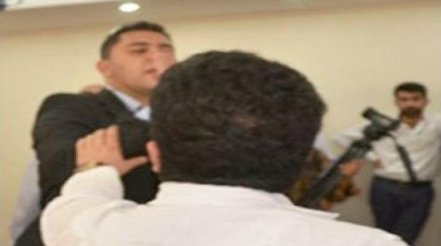 Gazeteciler İle Yakın Koruma Arasında Arbede