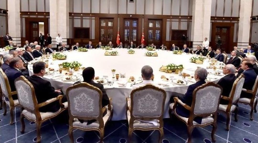 Cumhurbaşkanı Erdoğan, Yasama, Y&uuml;r&uuml;tme Ve Yargı Organlarının Başkanlarıyla İftarda Bir Araya Geldi