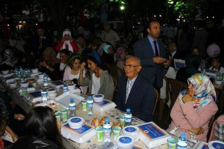 Bakan Kılıç, Yetim Çocuklarla İftar Yaptı G3