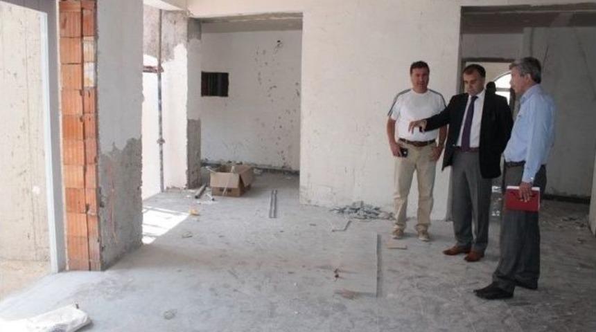 Milli Eğitim M&uuml;d&uuml;r&uuml; Sultanoğlu, Okul İnşaatlarını İnceledi