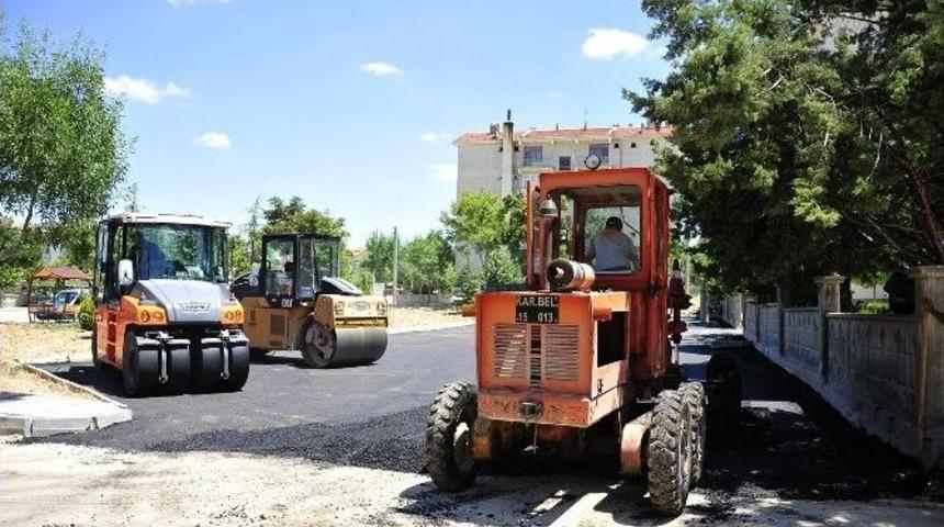 Karaman Belediyesi&rsquo;nin Asfalt &Ccedil;alışmaları S&uuml;r&uuml;yor