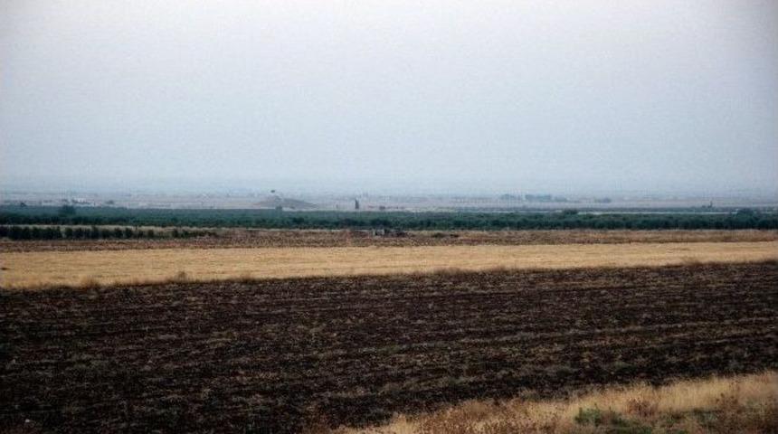 Sınırda Sessiz Bekleyiş S&uuml;r&uuml;yor