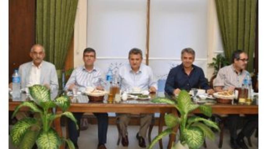 Ayesob Geleneksel İftar Yemeğinde Bir Araya Geldi