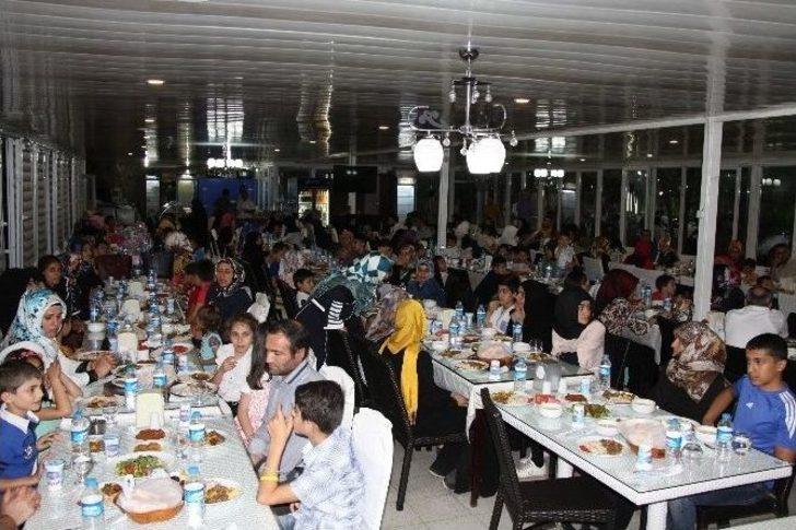 Yetimler Kardeşlik İftarında Buluştu G2