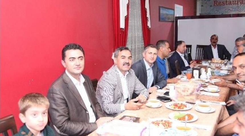 Ahlat Kaymakamlığı&rsquo;ndan Kurum Amirleri Ve Muhtarlara İftar Yemeği
