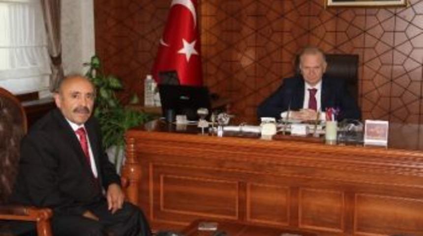 Hırkatepesidelik K&ouml;y&uuml; Derneği Y&ouml;neticilerinden Vali Ceylan&rsquo;a Ziyaret