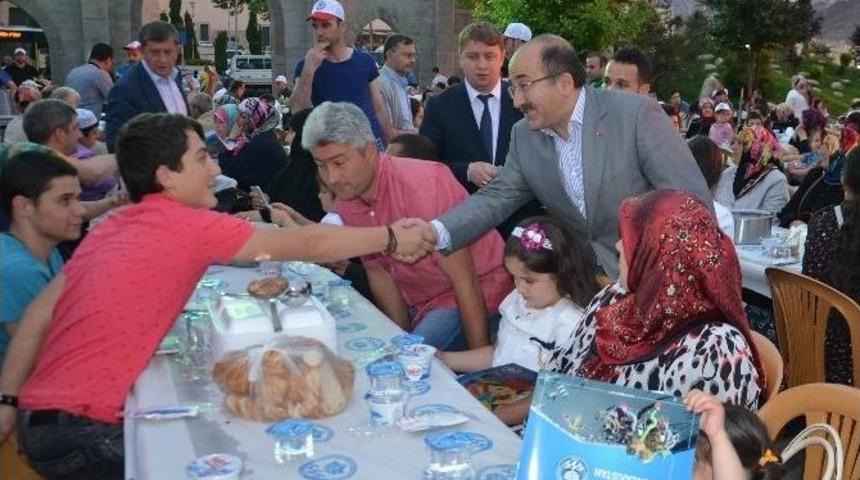 Trabzon&rsquo;da Oru&ccedil;lar Yetimlerle A&ccedil;ıldı