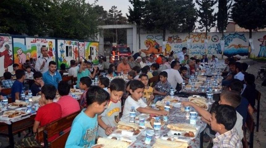 Başkan Kara, &Ouml;ks&uuml;z Ve Yetim &Ccedil;ocuklarla İftarda Bir Araya Geldi