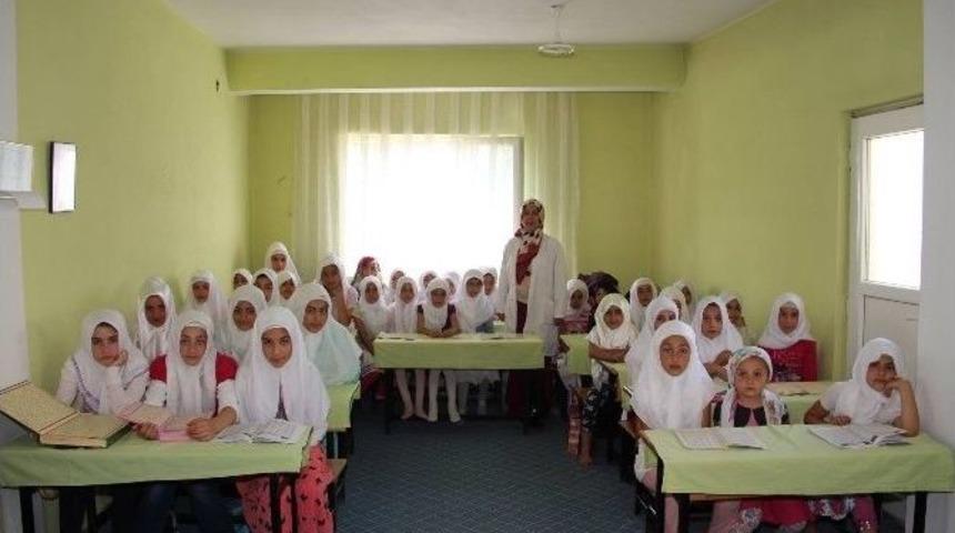 Minik Y&uuml;rekler Kuranı Kerim &Ouml;ğreniyor