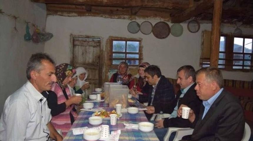 Kaymakam Karaaslan Vatandaşların İftar Sofralarına Konuk Oluyor