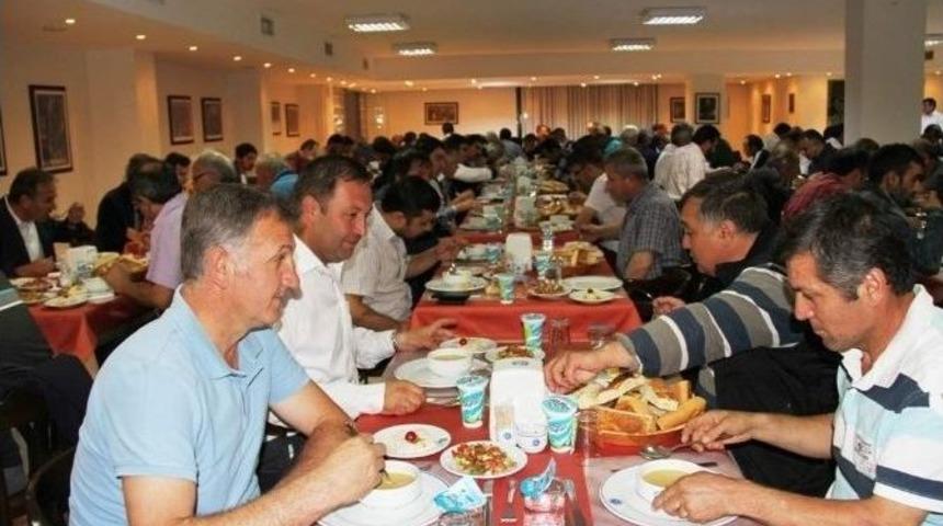 Amat&ouml;r Sporcu Ve Y&ouml;neticiler B&uuml;y&uuml;kşehir&rsquo;in İftarında Buluştu