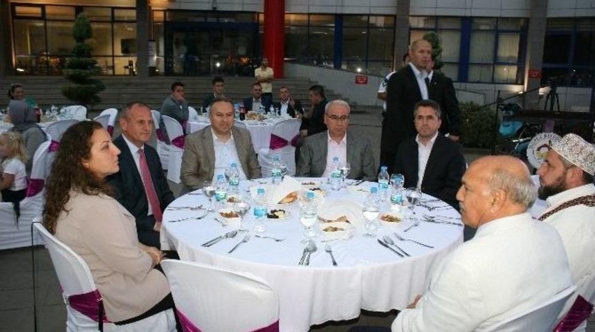 D&uuml;zce Belediyesinden Kardeşlik İftarı