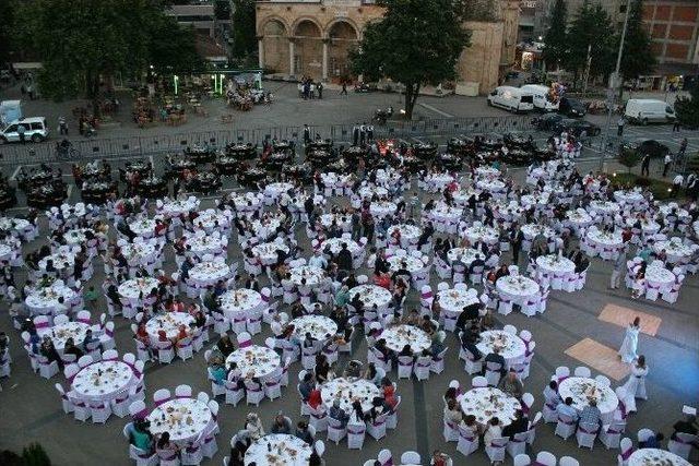 Düzce Belediyesinden Kardeşlik İftarı