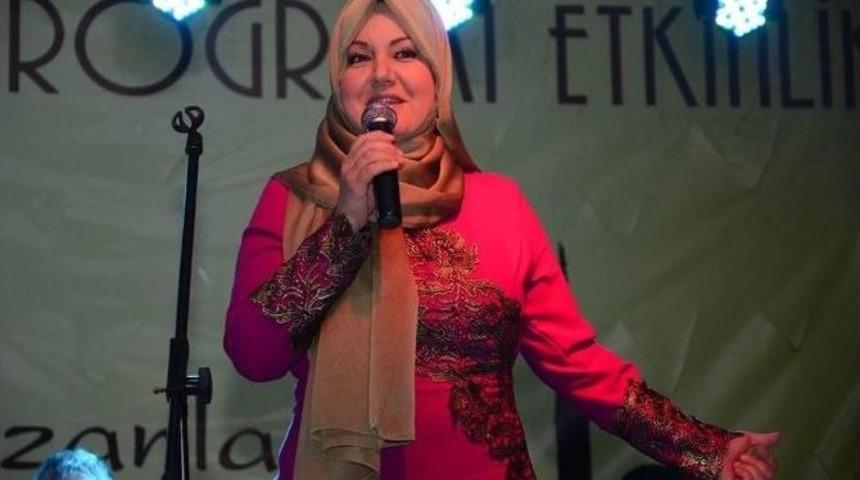 Ramazan Sokağında İkbal G&uuml;lpınar Coşkusu