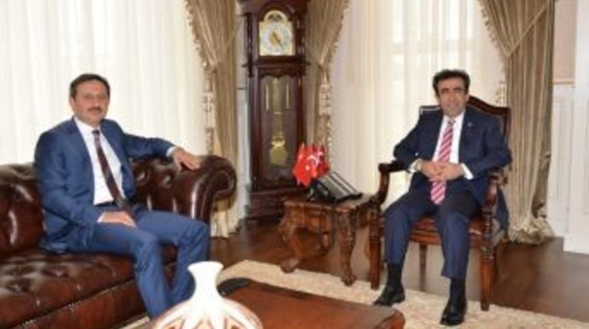 Ak Parti Kocaeli Milletvekili Yılmaz, Vali G&uuml;zeloğlu&rsquo;nu Ziyaret Etti