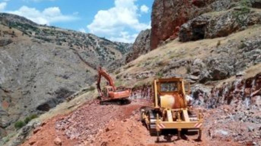 Arapgir&rsquo;de 4 Kilometrelik Yeni Yol A&ccedil;ılıyor