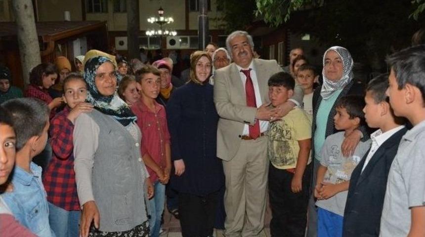 Yetim Ve Engelli &Ccedil;ocuklar Kardeşlik İftarında Buluştu