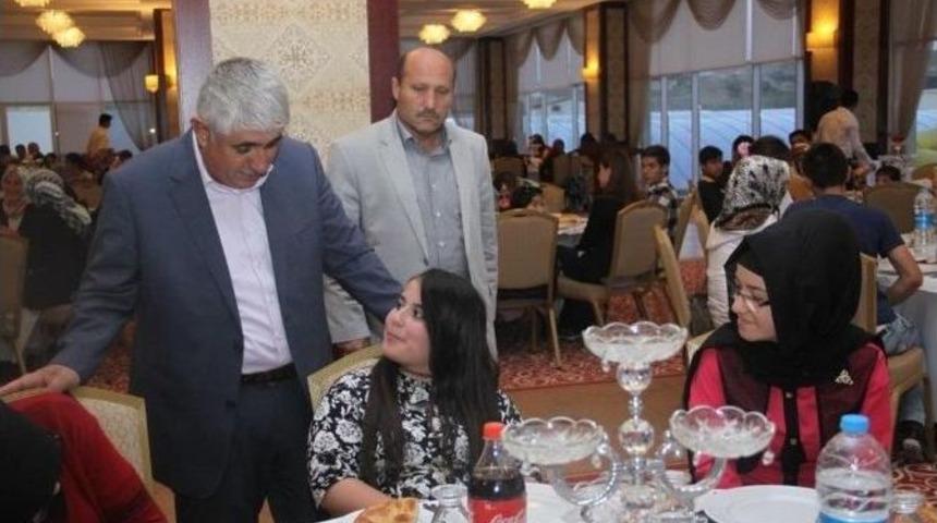 Sorgun Belediyesi Yetim 300 &Ccedil;ocuk Ve Ailesine İftar Yemeği Verdi