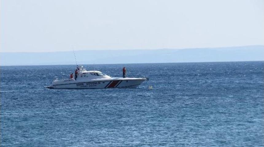 10 Aylık Bebek Simitle Denize S&uuml;r&uuml;klendi