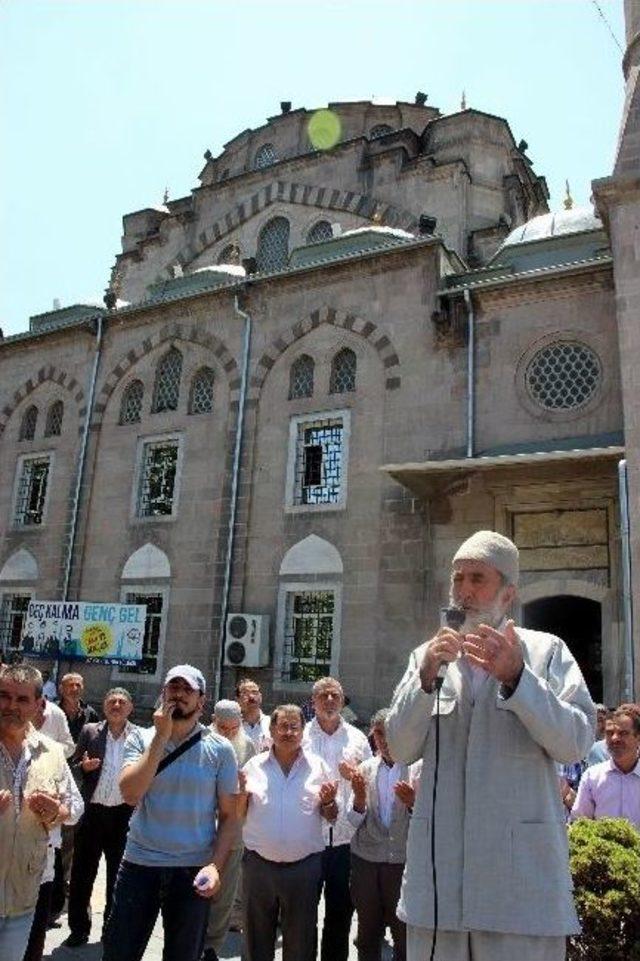 Kayseri Kardeşlik Ve İyilik Platformu Çin’i Protesto Etti