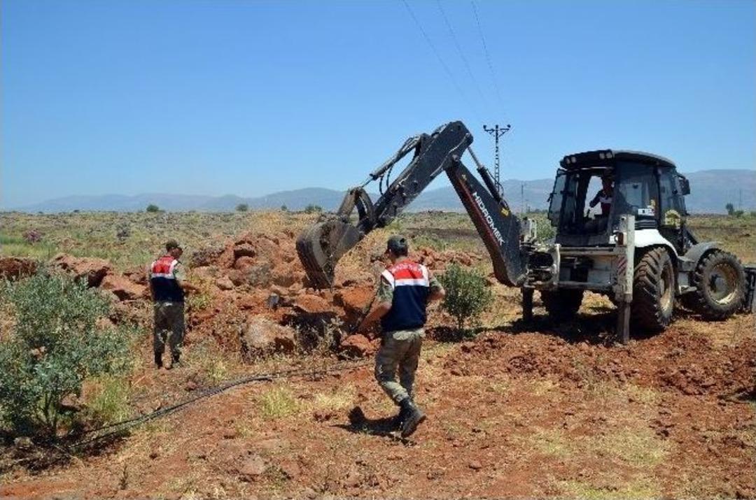 &Ccedil;alıntı L&uuml;ks Otomobil Par&ccedil;aları Toprak Altından &Ccedil;ıktı