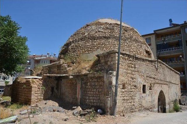 Başkan Gürkan, Tahtalı Hamam’da İncelemede Bulundu