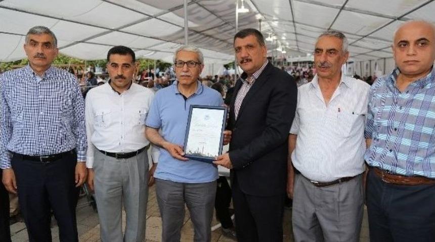 G&uuml;rkan, İftar &Ccedil;adırı&rsquo;nda Vatandaşları Yalnız Bırakmıyor