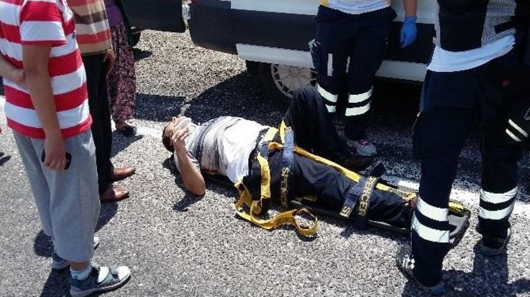 &Ccedil;anakkale&rsquo;de Kaza Yapan Otomobil Alev Aldı: 3 &Ouml;l&uuml;