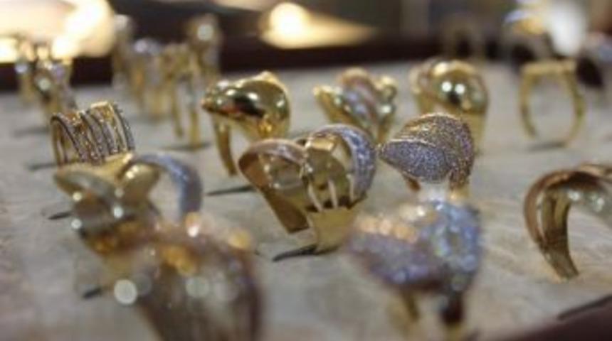 Sahte Y&uuml;z&uuml;ğ&uuml; Ger&ccedil;ek Diye Sattılar