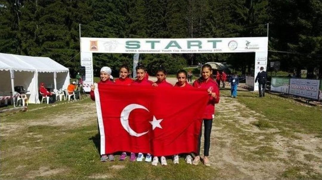 Gedizli Atlet &Ouml;zlem &Ouml;zdemir Bulgaristan D&uuml;nya Dağ Koşusunda D&ouml;rd&uuml;nc&uuml; Oldu