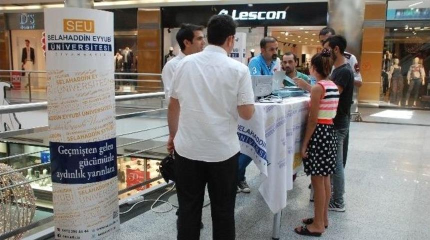 Ninova Park&rsquo;tan &Uuml;niversite Adaylarına Tercih Danışmanlığı Standı