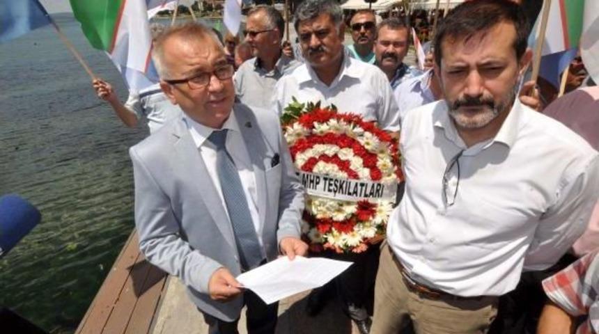 &Ccedil;anakkale'de, Mhp'lilerden &Ccedil;in'e Kınama