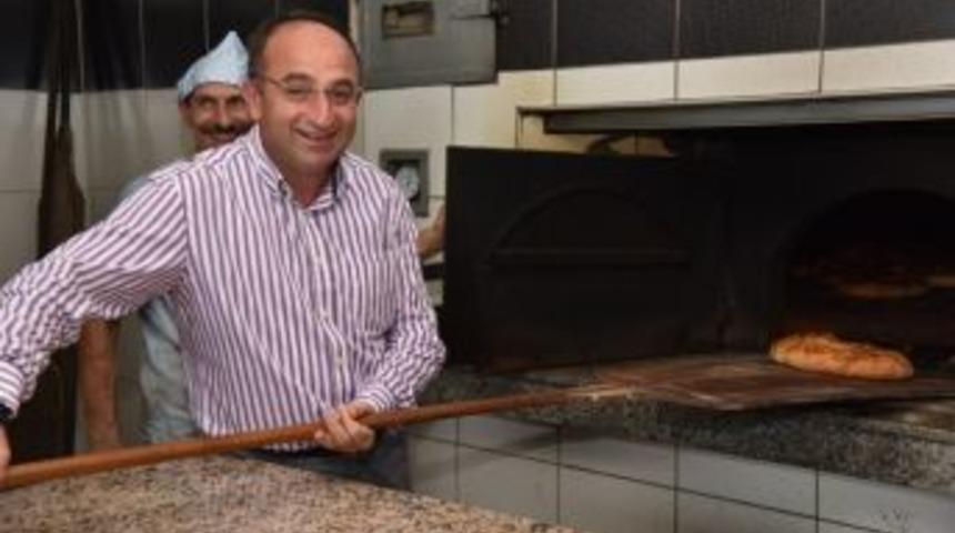 Ramazan Pideleri &Uuml;z&uuml;lmez&rsquo;in Elinden