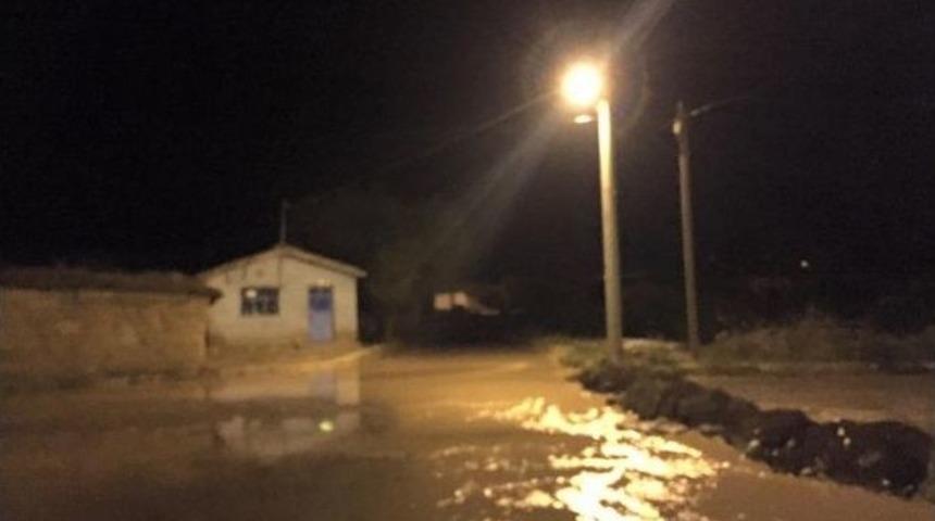 Bolvadin&rsquo;in Derekarabağ K&ouml;y&uuml;nde Sel Baskını