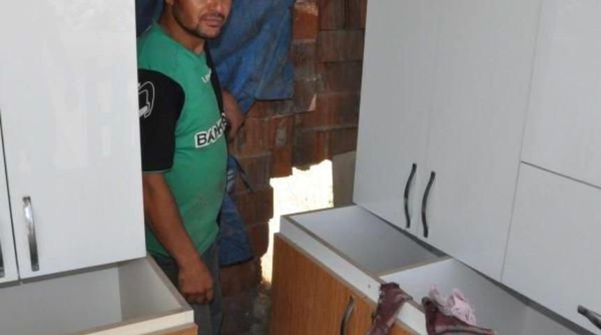 G&uuml;peg&uuml;nd&uuml;z G&uuml;venlik Kamerasına Rağmen Motosikleti &Ccedil;aldı