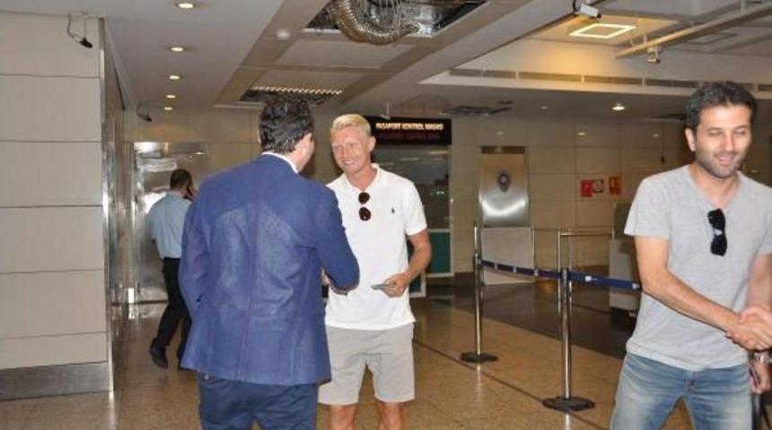 Beşiktaş'ın Alman Sağbeki Back, İstanbul'da