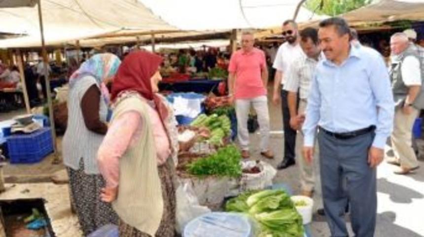 Belediye Başkanı Mehmet Tutal, Pazar Esnafını Ziyaret Etti